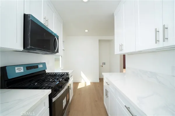 $2,200 | 1050 A Cedar Avenue, Long Beach, CA 90813