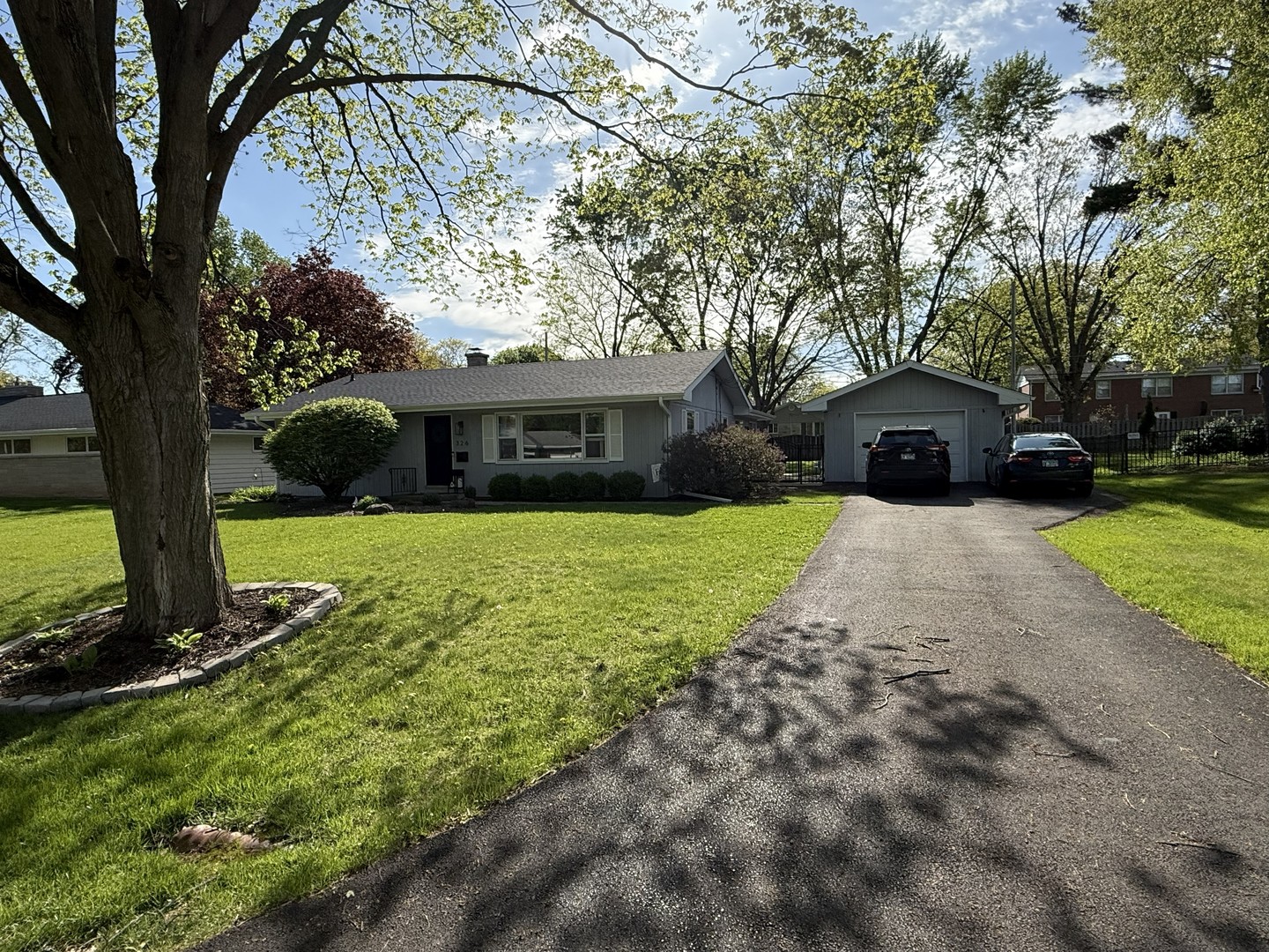 326 Maple Lane Geneva, IL 60134 - Photo 3 of 29