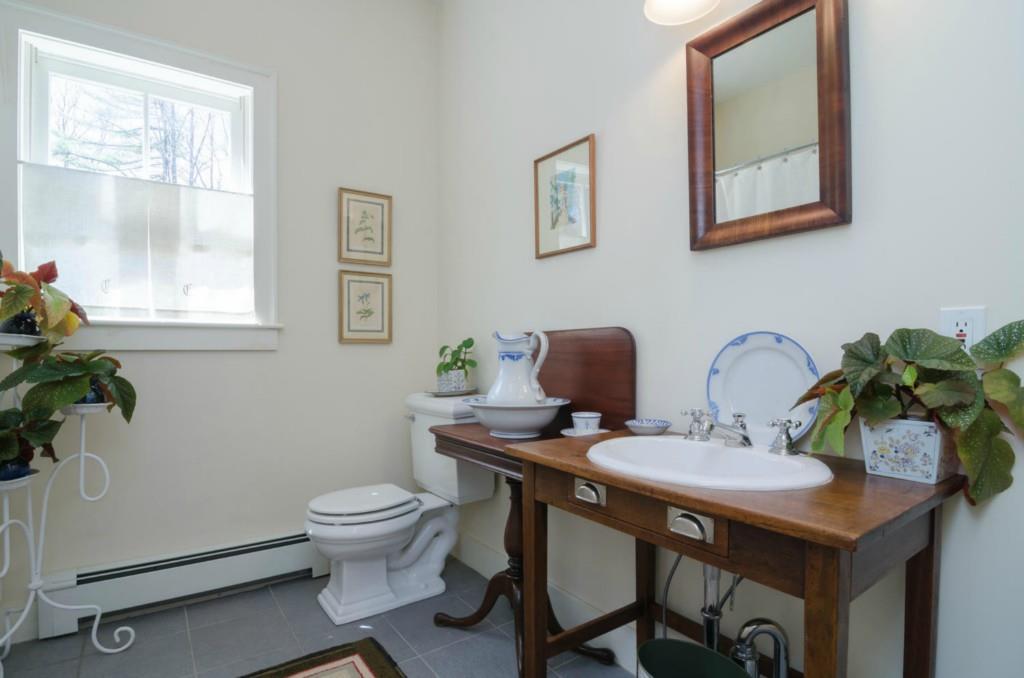 42 Valley Road Cumberland, ME 04021 - Photo 13 of 24 First level bath