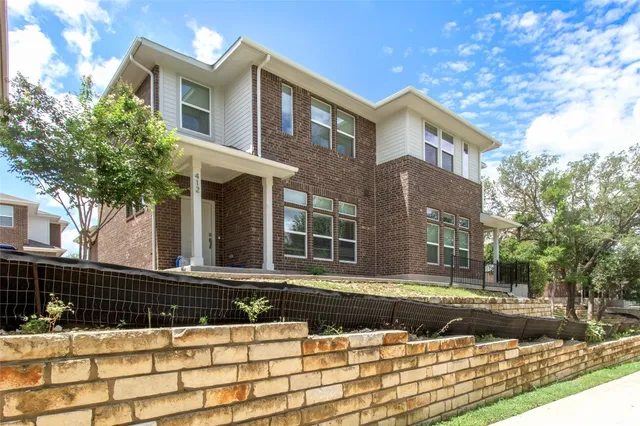 $585,000 | 605 West South Street, Unit 41, Leander, TX 78641