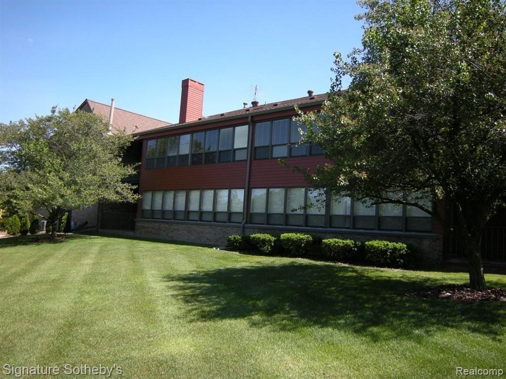 875 GreenView Court, Unit 53 Rochester, MI 48307 - Photo 1 of 12 875 Greenview Ct.