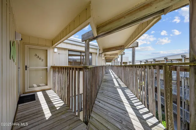 $380,000 | 9100 Reed Drive, Unit 3302, Emerald Isle, NC 28594