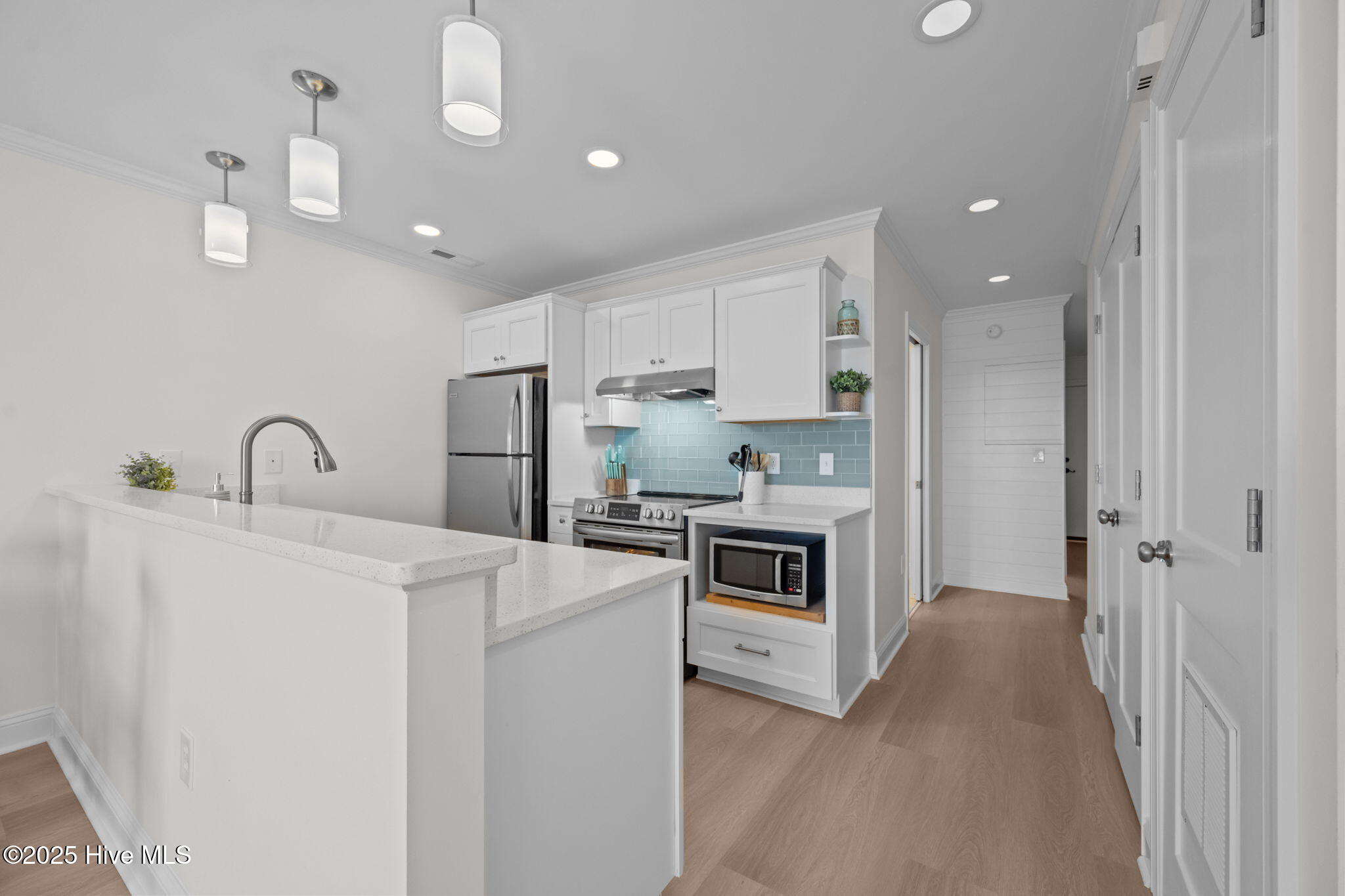 9100 Reed Drive, Unit 3302 Emerald Isle, NC 28594 - Photo 11 of 52 36-web-or-mls-_RAD6526