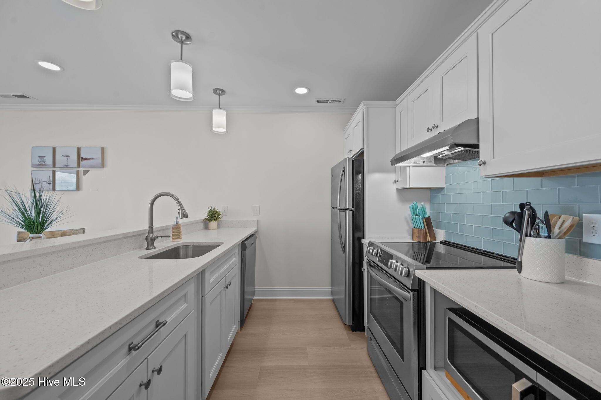 9100 Reed Drive, Unit 3302 Emerald Isle, NC 28594 - Photo 13 of 52 38-web-or-mls-_RAD6535