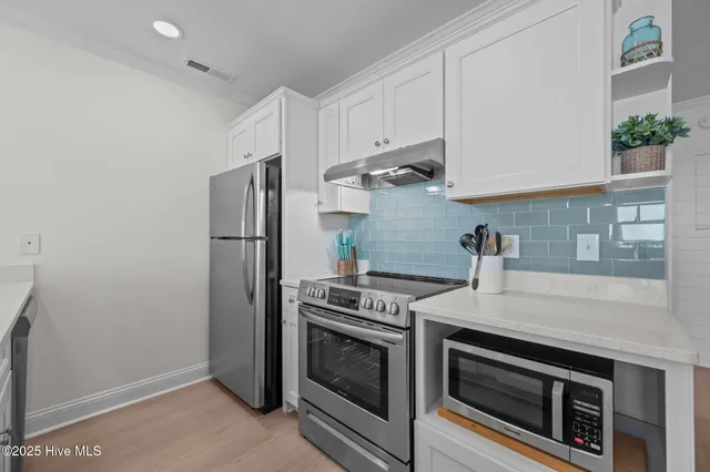 $380,000 | 9100 Reed Drive, Unit 3302, Emerald Isle, NC 28594