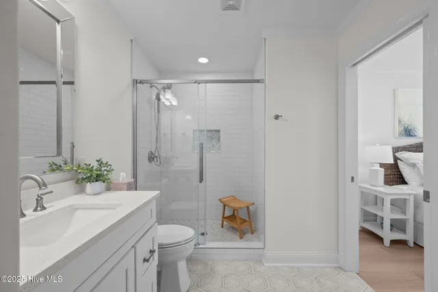 $380,000 | 9100 Reed Drive, Unit 3302, Emerald Isle, NC 28594