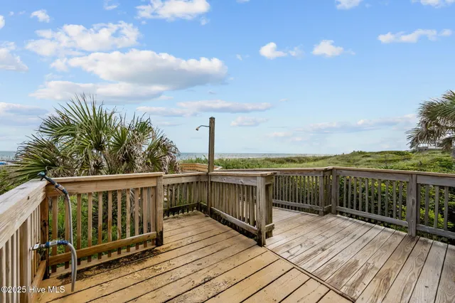 $380,000 | 9100 Reed Drive, Unit 3302, Emerald Isle, NC 28594