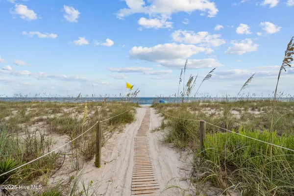 $369,000 | 9100 Reed Drive, Unit 3302, Emerald Isle, NC 28594