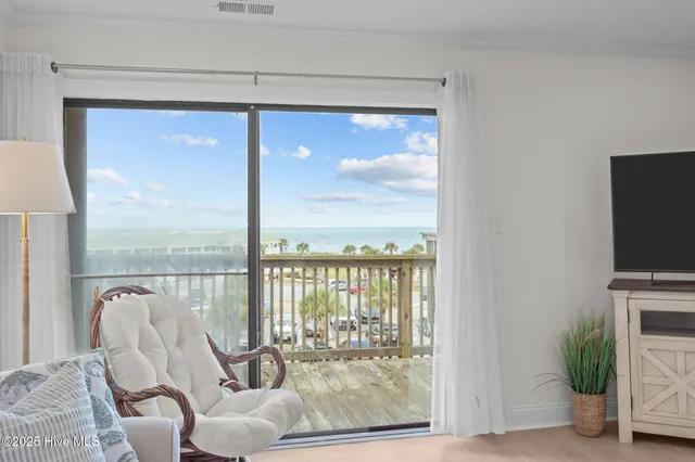 $380,000 | 9100 Reed Drive, Unit 3302, Emerald Isle, NC 28594