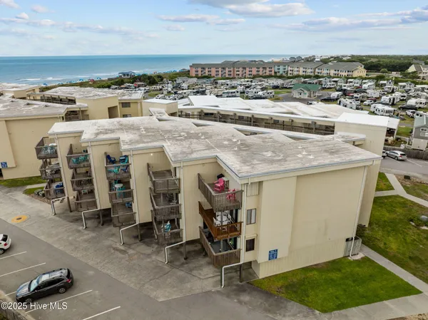 $369,000 | 9100 Reed Drive, Unit 3302, Emerald Isle, NC 28594