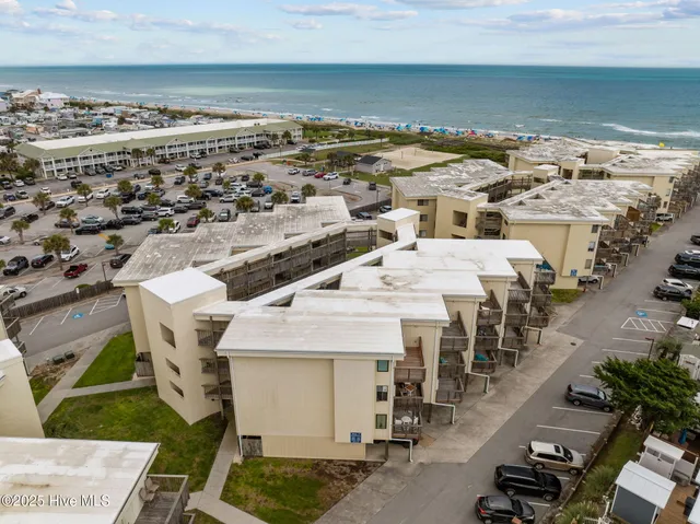 $380,000 | 9100 Reed Drive, Unit 3302, Emerald Isle, NC 28594