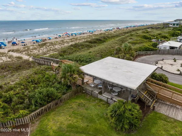 $369,000 | 9100 Reed Drive, Unit 3302, Emerald Isle, NC 28594
