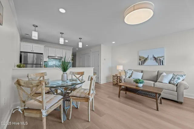 $380,000 | 9100 Reed Drive, Unit 3302, Emerald Isle, NC 28594