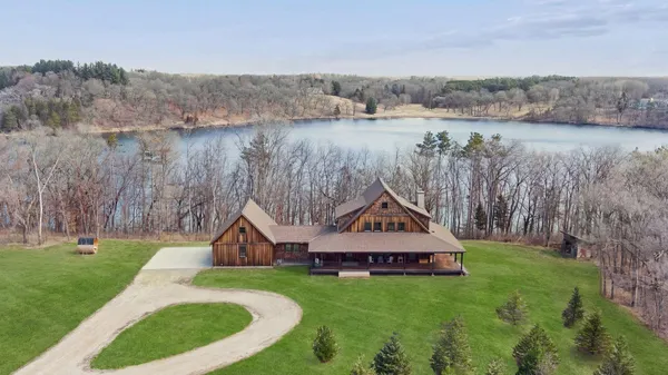 $2,500,000 | 1085 Lake Edith Lane South, Afton, MN 55001
