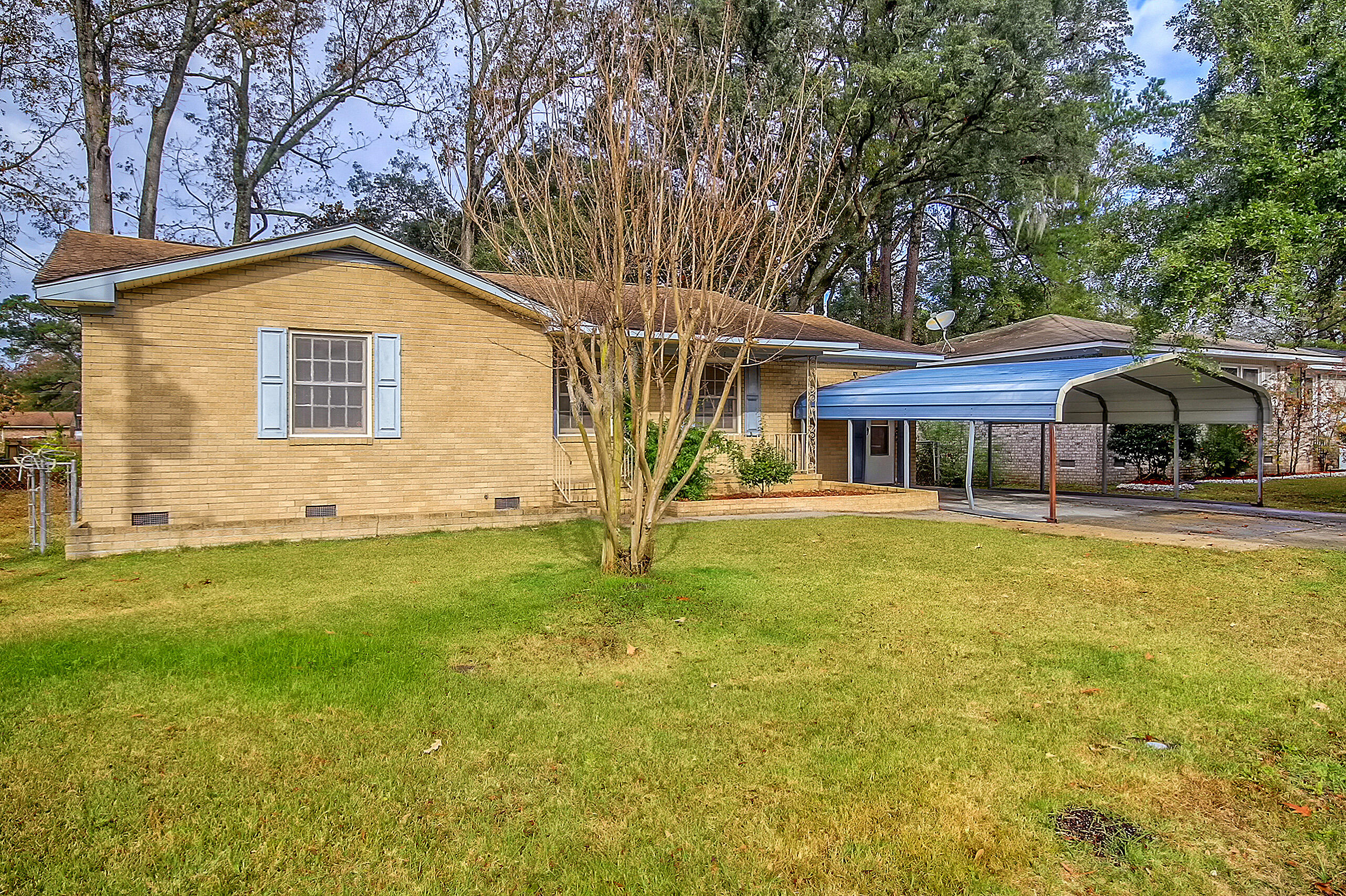821 Hitching Post Road Charleston, SC 29414 - Photo 2 of 22 CREM_821 Hitching Post_003