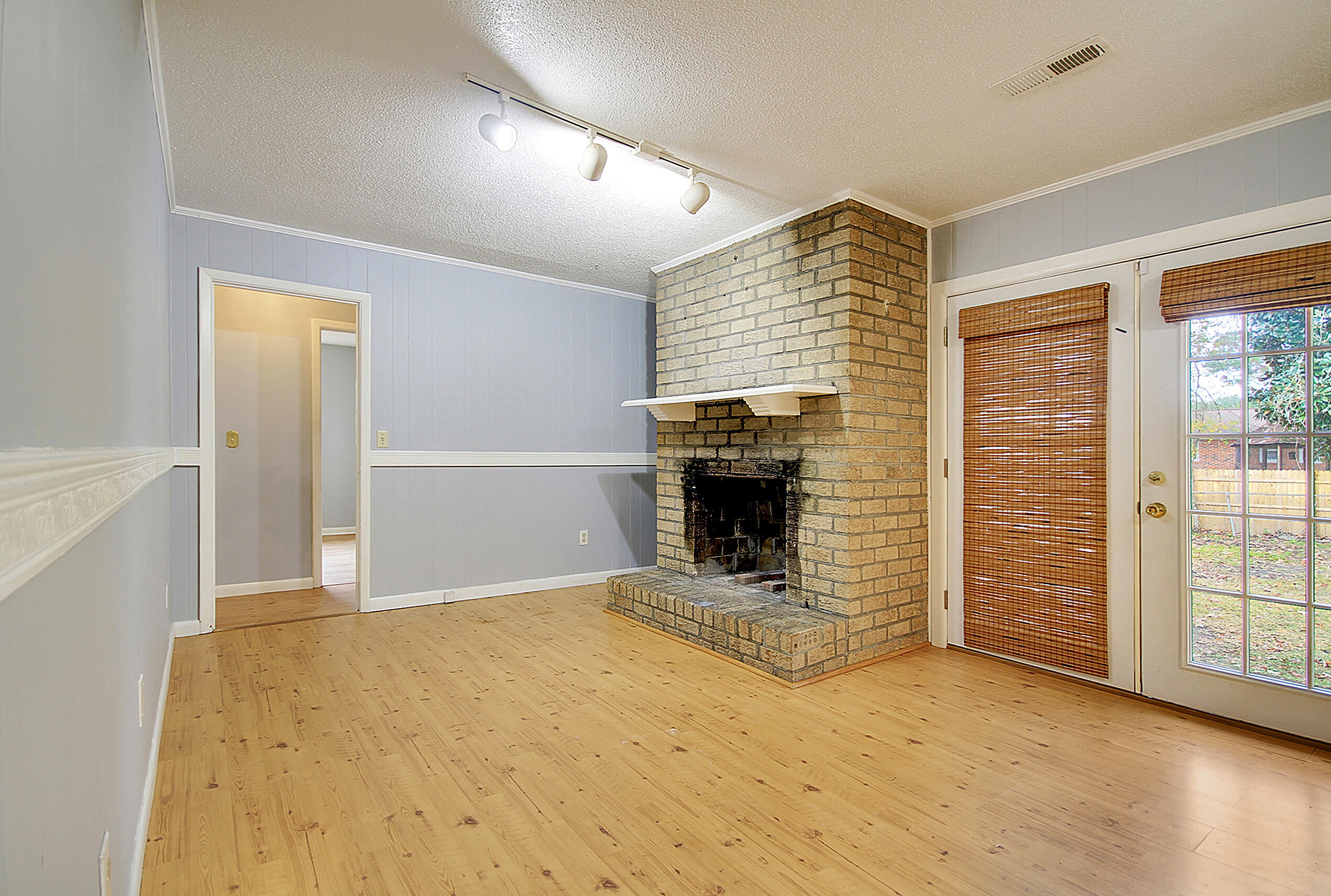 821 Hitching Post Road Charleston, SC 29414 - Photo 7 of 22 CREM_821 Hitching Post_014