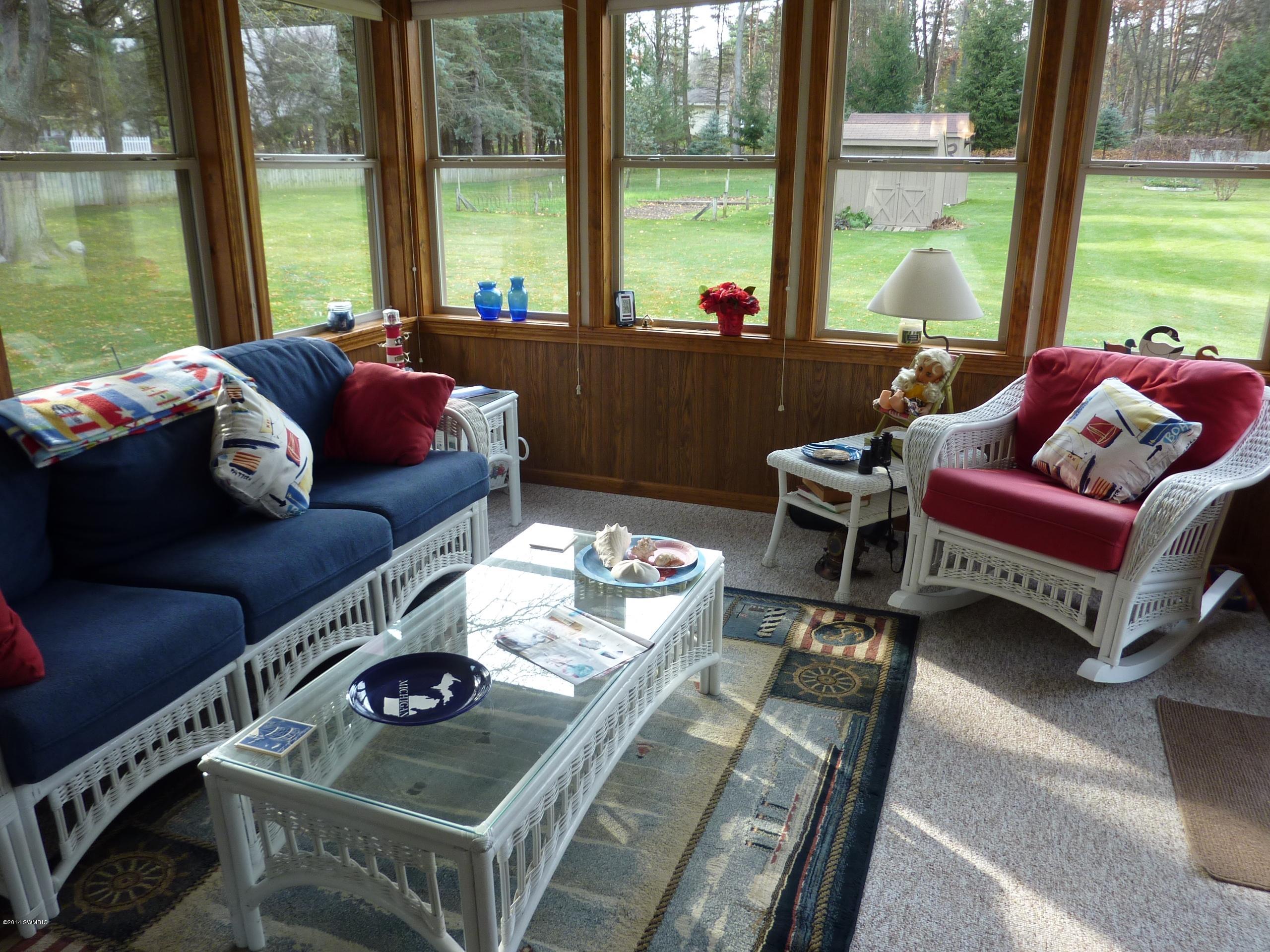 8142 South Youngman Road Greenville, MI 48838 - Photo 6 of 15 4 Season Room