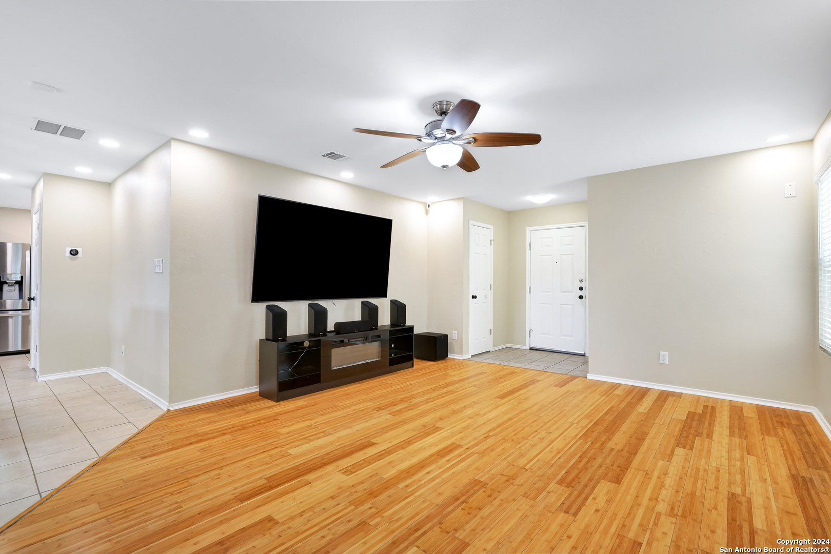 6026 Campstool Road San Antonio, TX 78239 - Photo 3 of 30