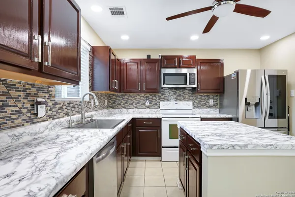 $1,995 | 6026 Campstool Road, San Antonio, TX 78239