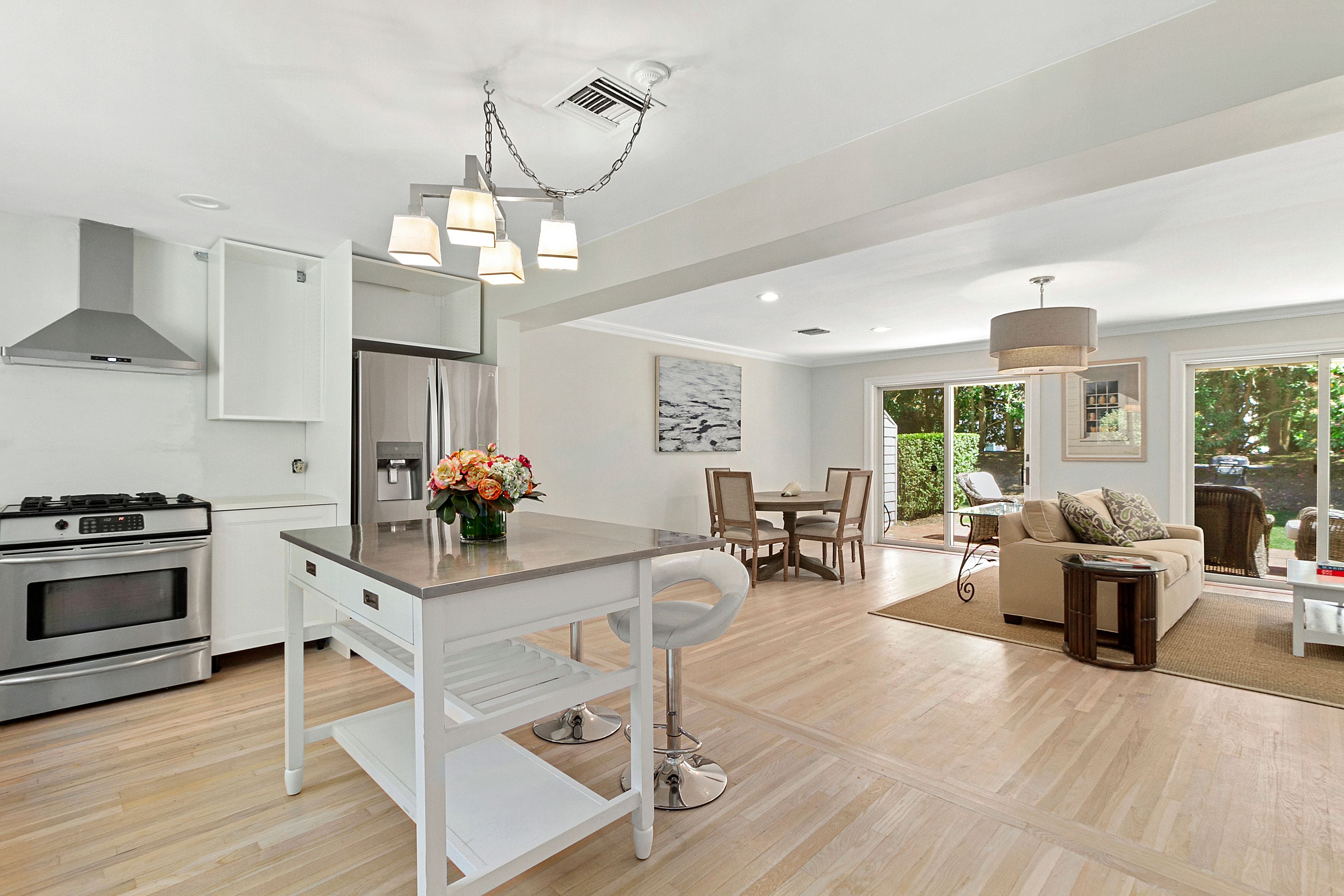 2300 Main Street, Unit 9 Bridgehampton, NY 11932 - Photo 3 of 15