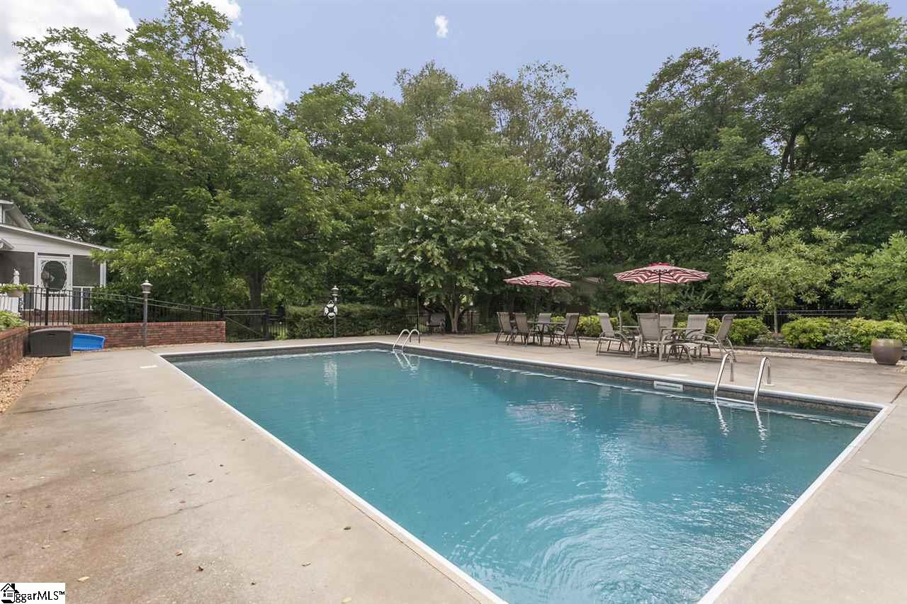 829 Taylor Road Greer, SC 29651 - Photo 4 of 32