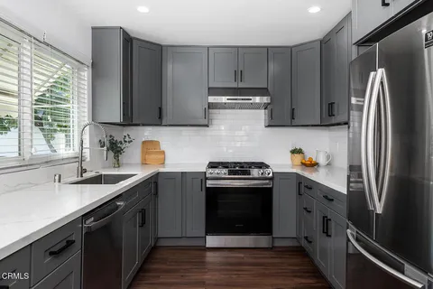 $899,000 | 385 South Oakland Avenue, Unit 205, Pasadena, CA 91101