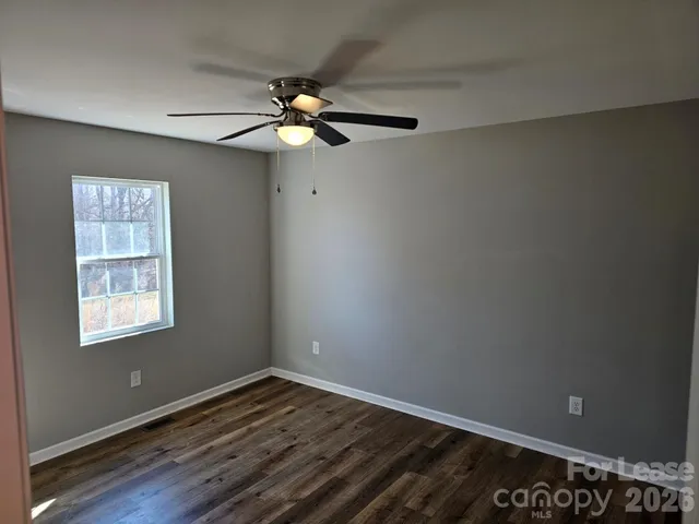 $1,350 | 179 Glen-Gar Drive, Lincolnton, NC 28092