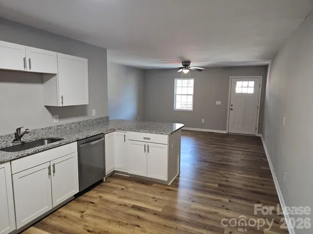 $1,350 | 179 Glen-Gar Drive, Lincolnton, NC 28092