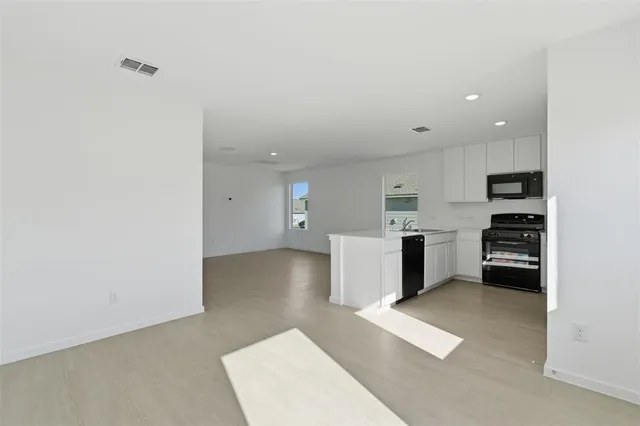 $1,625 | 3704 Spring Run Drive, Sherman, TX 75092