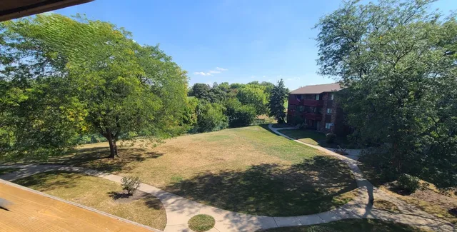 $1,800 | 7713 Woodward Avenue, Unit 3B, Woodridge, IL 60517