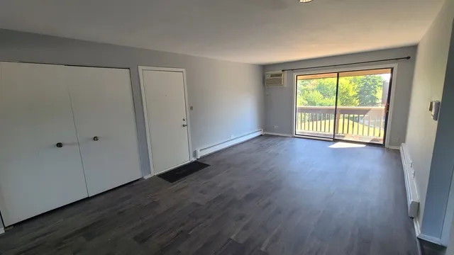 $1,800 | 7713 Woodward Avenue, Unit 3B, Woodridge, IL 60517