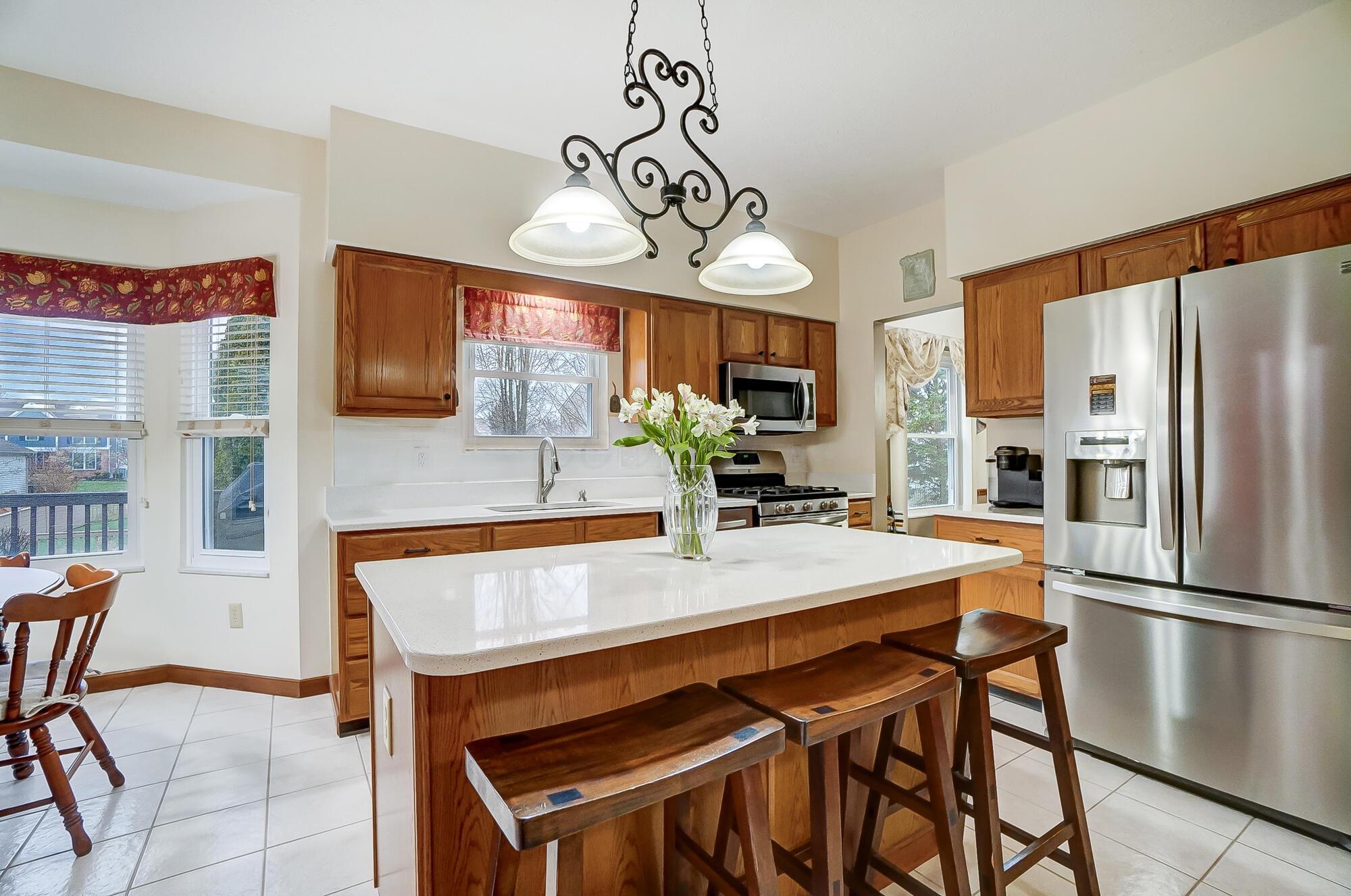 5337 Sutter Home Road Hilliard, OH 43026 - Photo 12 of 72 Plenty of serving space on the counters for your next holiday party!