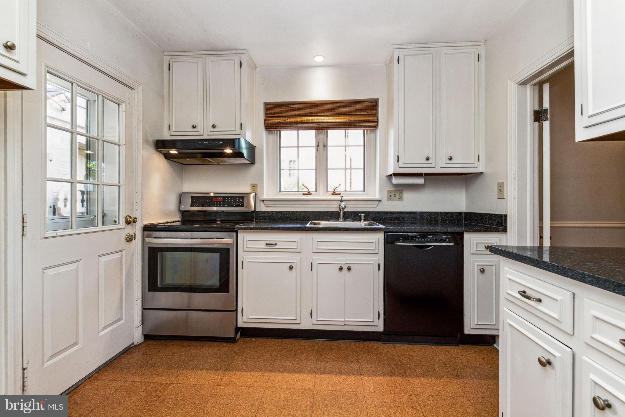 803 Tred Avon Road Baltimore, MD 21212 - Photo 11 of 38