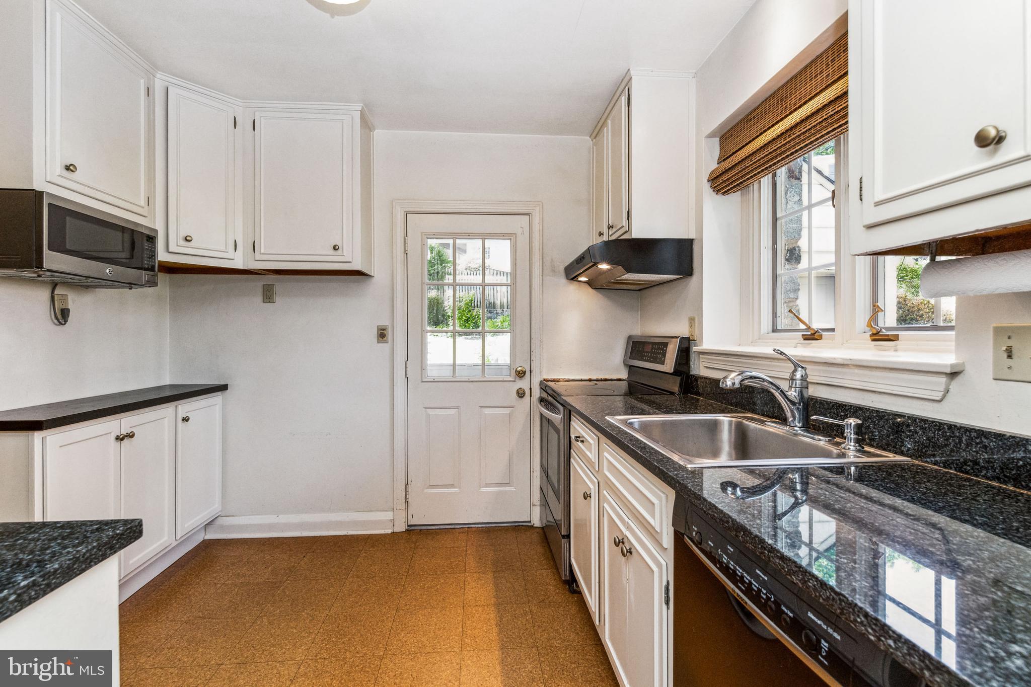 803 Tred Avon Road Baltimore, MD 21212 - Photo 12 of 38