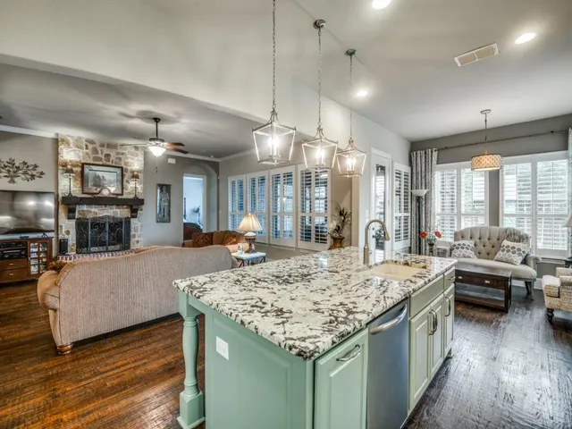 $634,500 | 204 Shadow Creek Lane, Hickory Creek, TX 75065