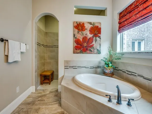 $634,500 | 204 Shadow Creek Lane, Hickory Creek, TX 75065