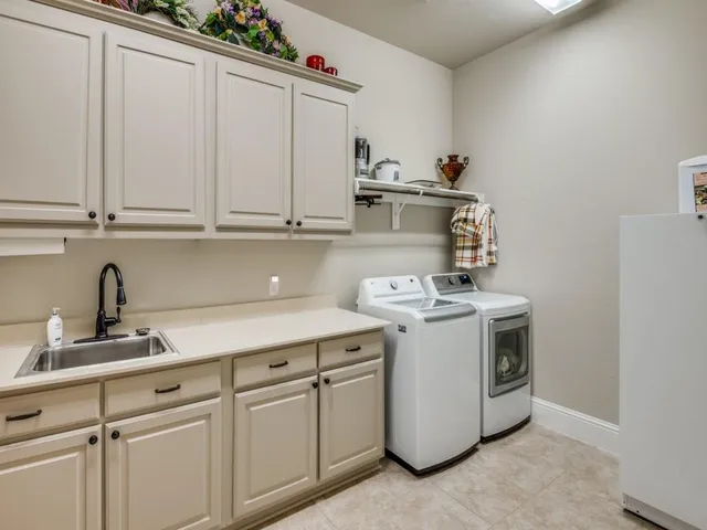 $634,500 | 204 Shadow Creek Lane, Hickory Creek, TX 75065