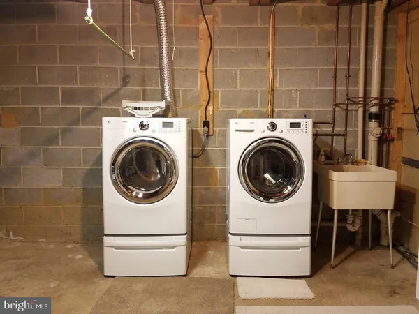 $3,000 | 5551 Winford Court, Fairfax, VA 22032