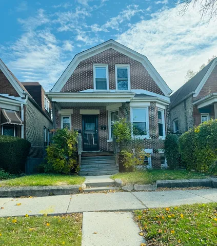 $299,900 | 951 North Trumbull Avenue, Chicago, IL 60651