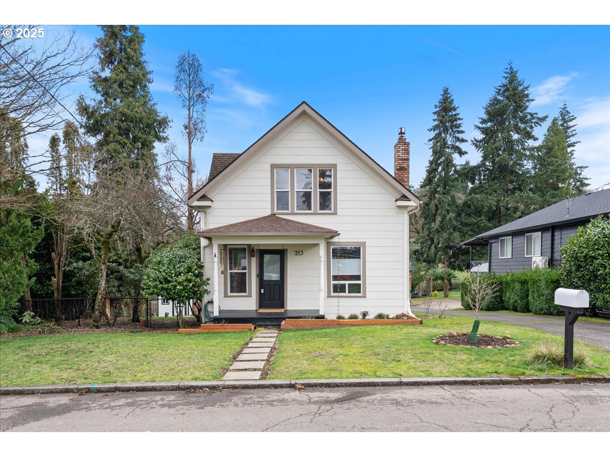 213 Cherry Street Silverton, OR 97381 - Photo 1 of 45 Gallery Image 1