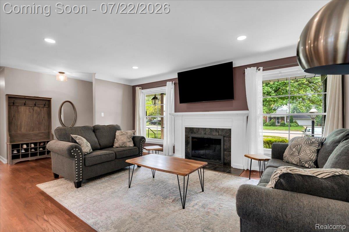 1591 East Maple Road Birmingham, MI 48009 - Photo 8 of 36 08-1591 E Maple Rd_7.jpg