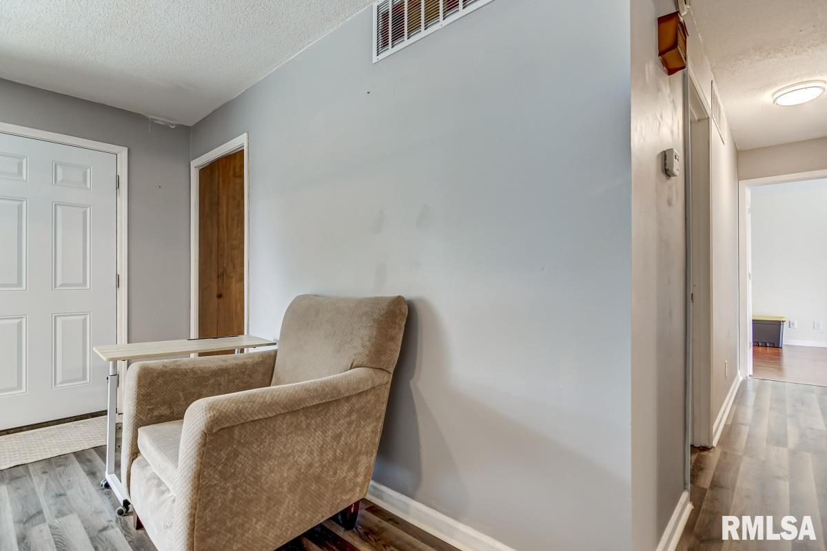 2810 Piper Road Springfield, IL 62707 - Photo 13 of 32