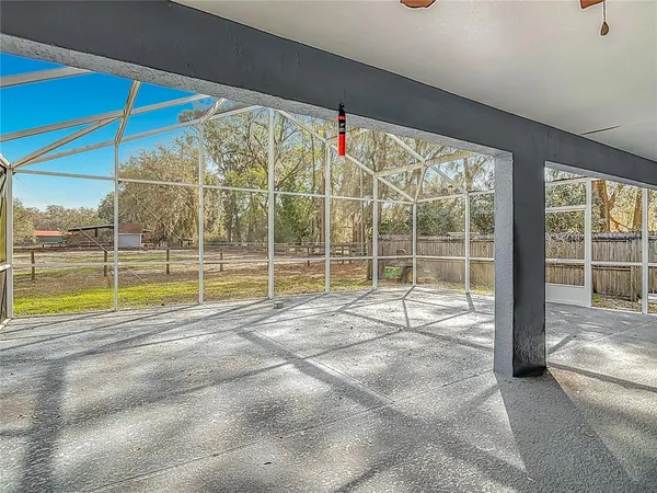 $599,900 | 15271 Southeast 24th Street Road, Ocklawaha, FL 32179