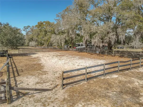 $599,900 | 15271 Southeast 24th Street Road, Ocklawaha, FL 32179