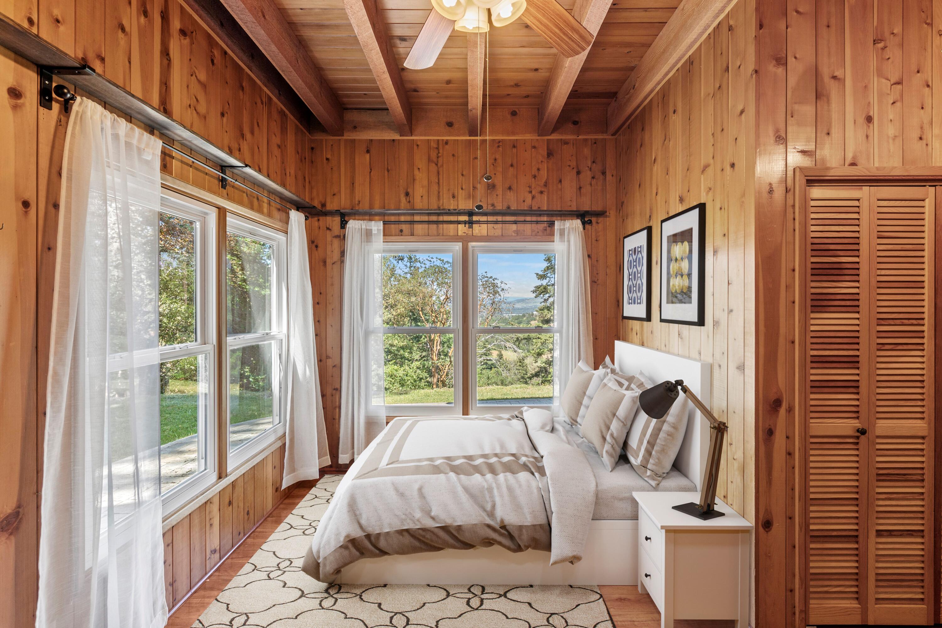 6397 Pioneer Road Medford, OR 97501 - Photo 28 of 44 Guest Bedroom 1 - Virtually Staged
