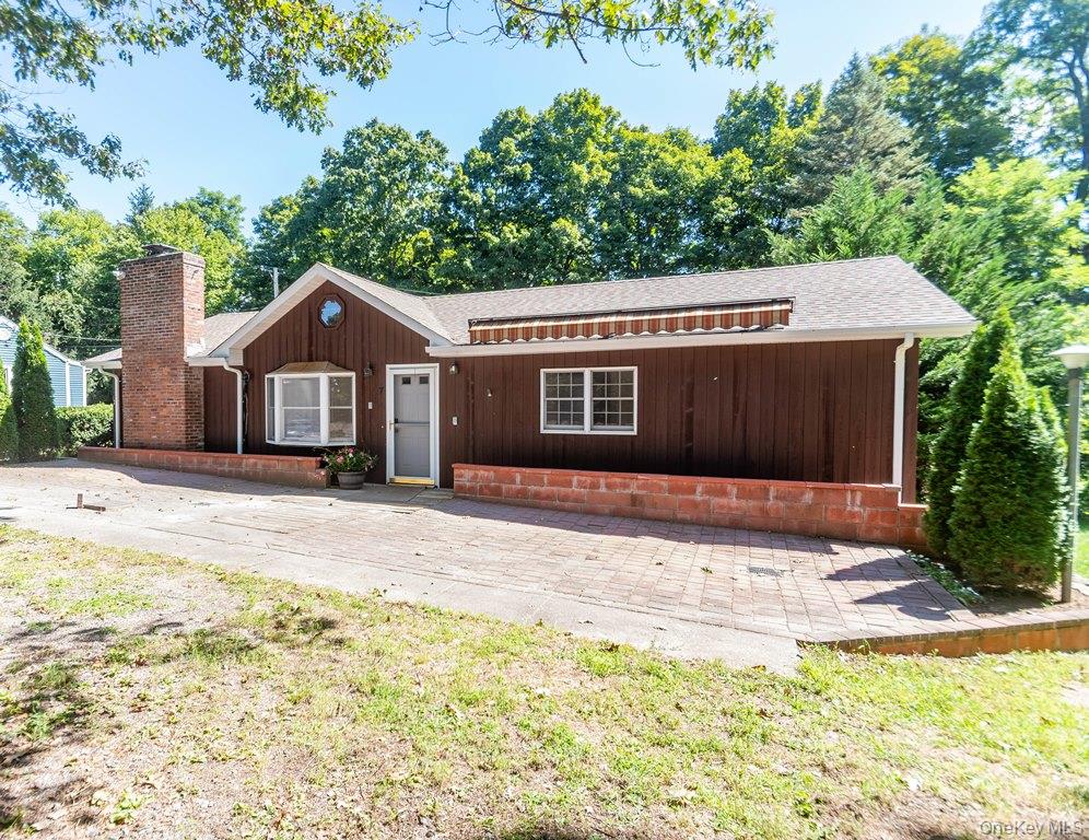 7 Harrimac Lane Putnam Valley, NY 10579 - Photo 2 of 41 two house with a outdoor space