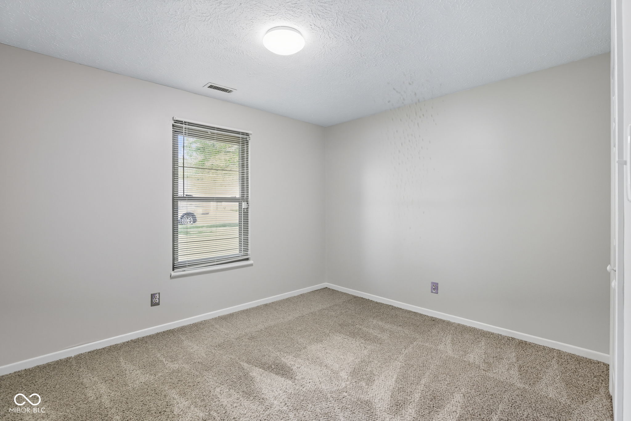 599 Yorktown Road Greenwood, IN 46142 - Photo 27 of 47 Gallery Image 27