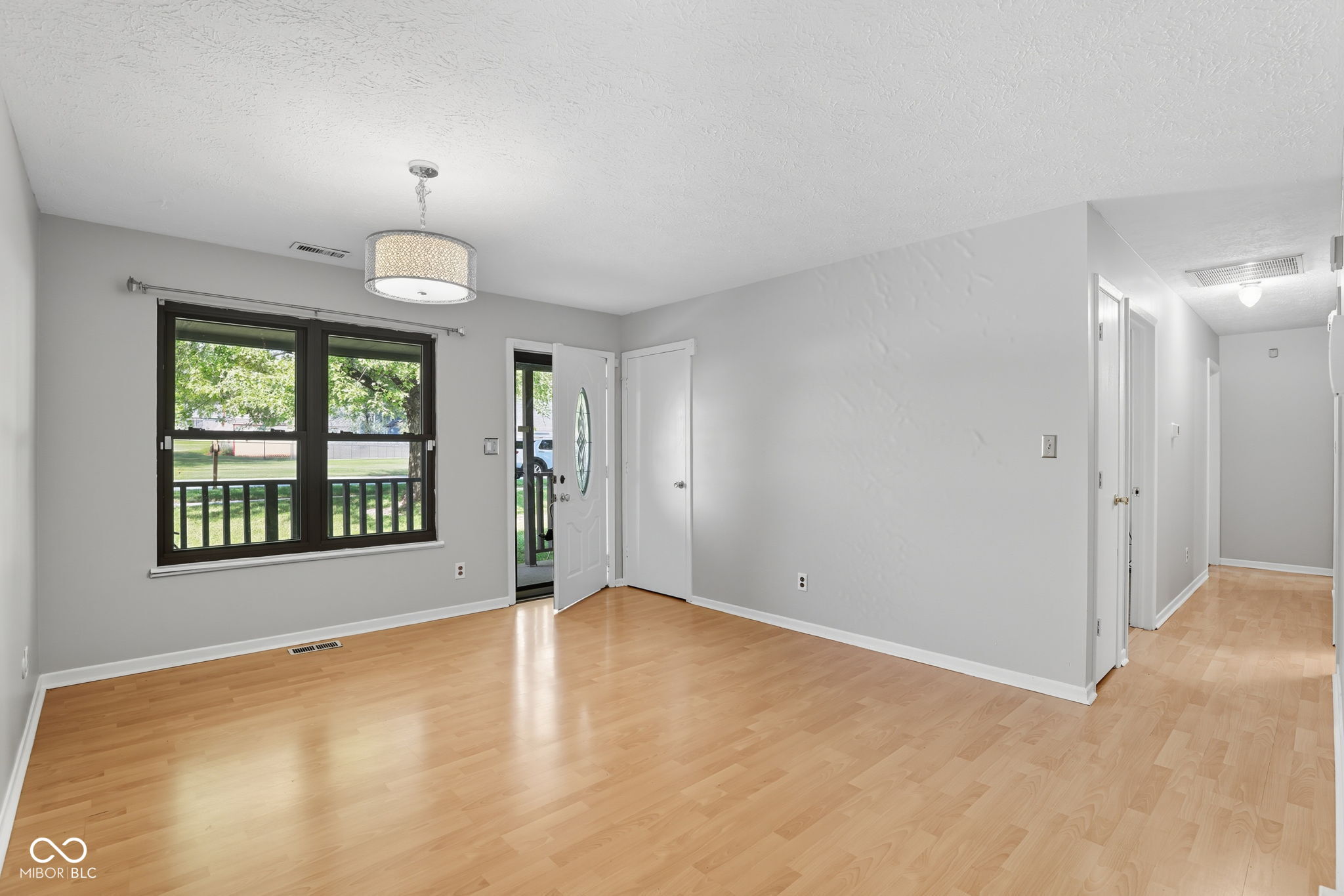 599 Yorktown Road Greenwood, IN 46142 - Photo 7 of 47 Gallery Image 7