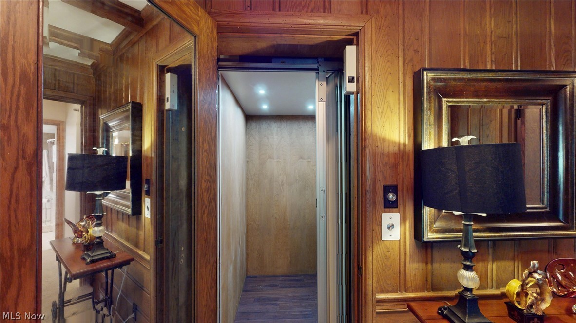134 North Revere Road Akron, OH 44333 - Photo 32 of 46 Elevator