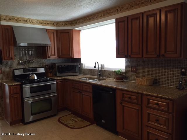 450 West Beechgrove Road Lebanon Junction, KY 40150 - Photo 13 of 33 IMG_2558.JPG